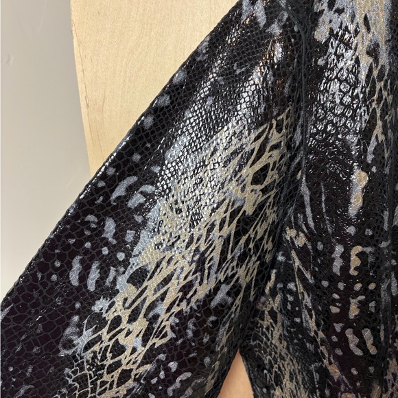 Chicos Black Leather Jacket Womens 3 Snake Embossed Silver Metallic Zip Up - Picture 3 of 7